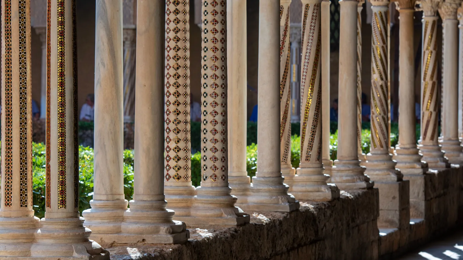 Le colonne del chiostro del Duomo di Monreale, Capitale italiana del libro 2027